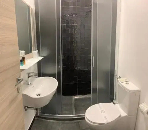Tiby Hotel