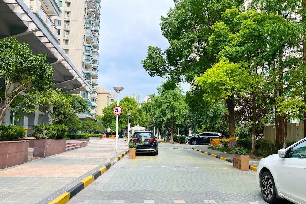 Tyms Xujiahui  Stylish 1BR APT