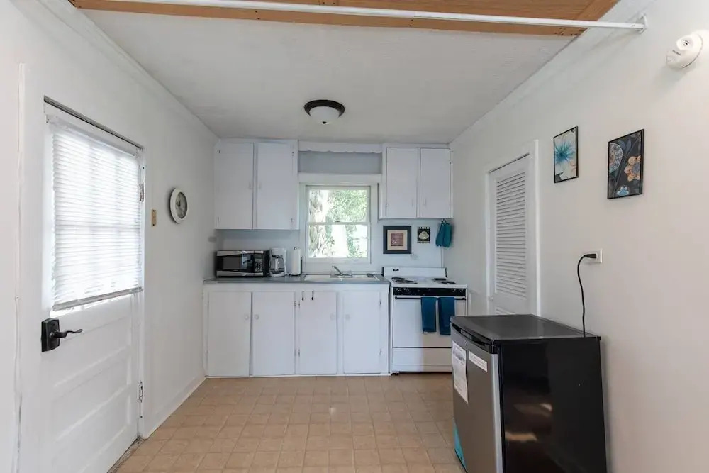 Ahh Folly Studio: Upstairs Studio OceanView Duplex