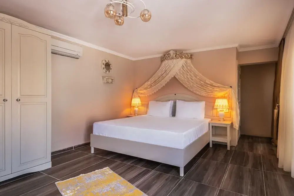 Lunas Alaçatı
