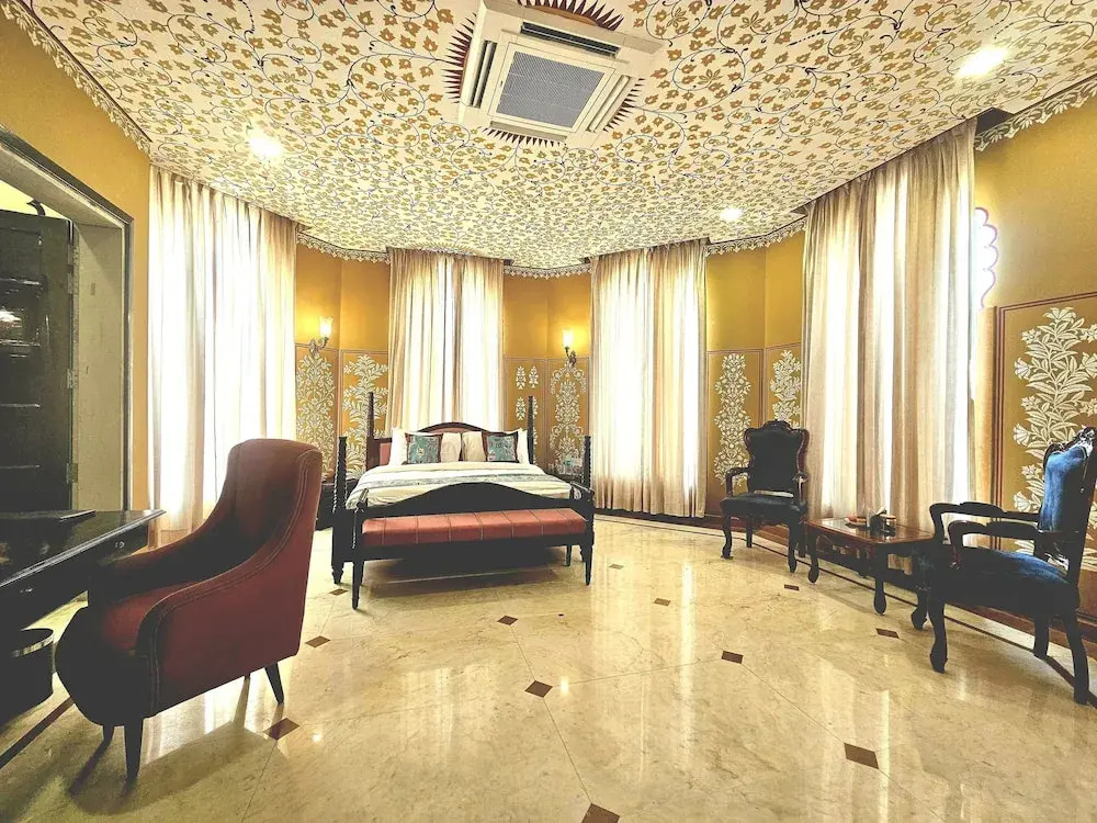 Kesarbagh Palace