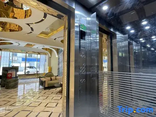Liuzhou Yuejingshe Apartment (Qingyun Minsheng Market)
