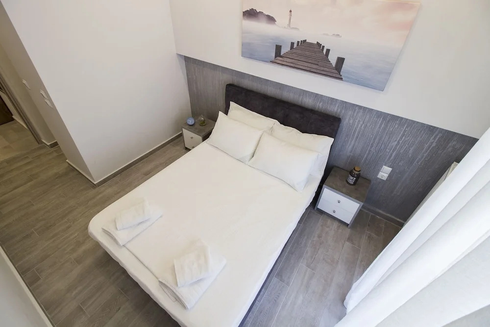 FLOW - White Tower Two Bedroom Suite