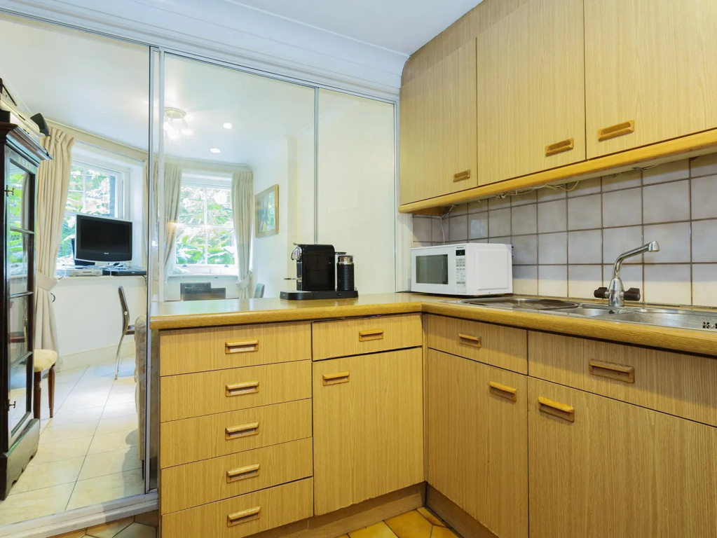 Veeve  2 Bed Flat Iverna Gardens Kensington