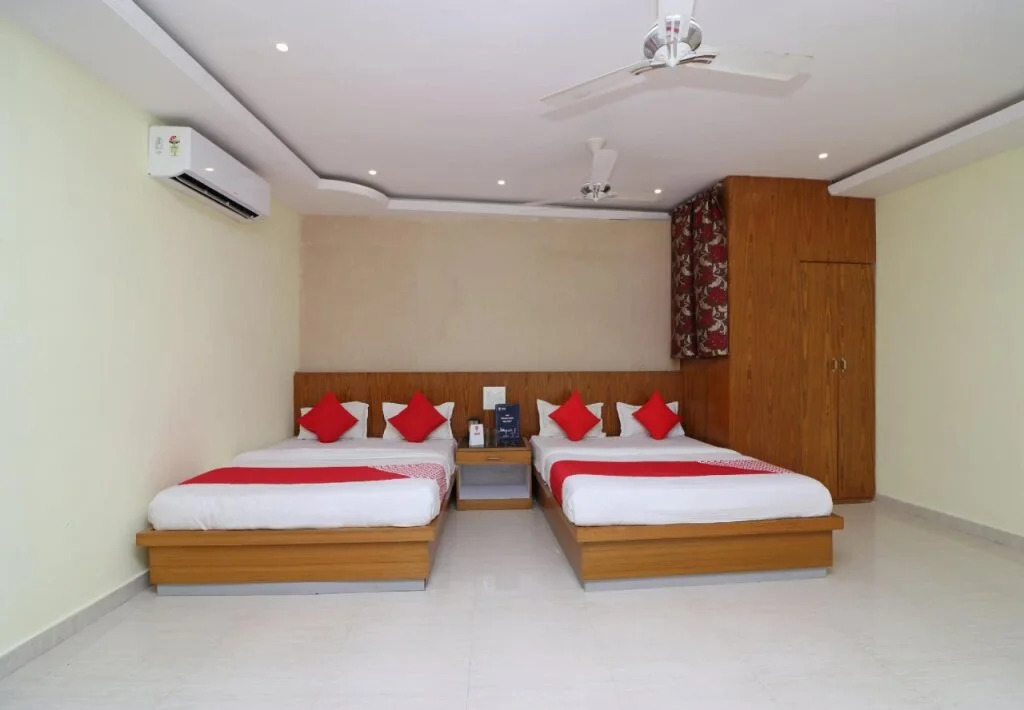 OYO 16395 Hotel G K Palace