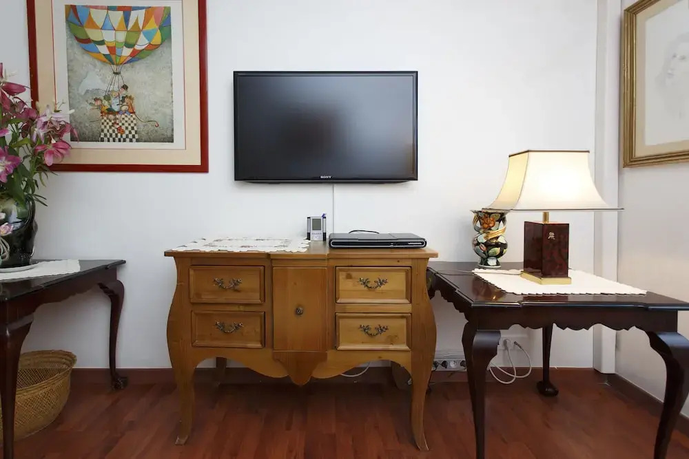 Prince of Wales Apartment