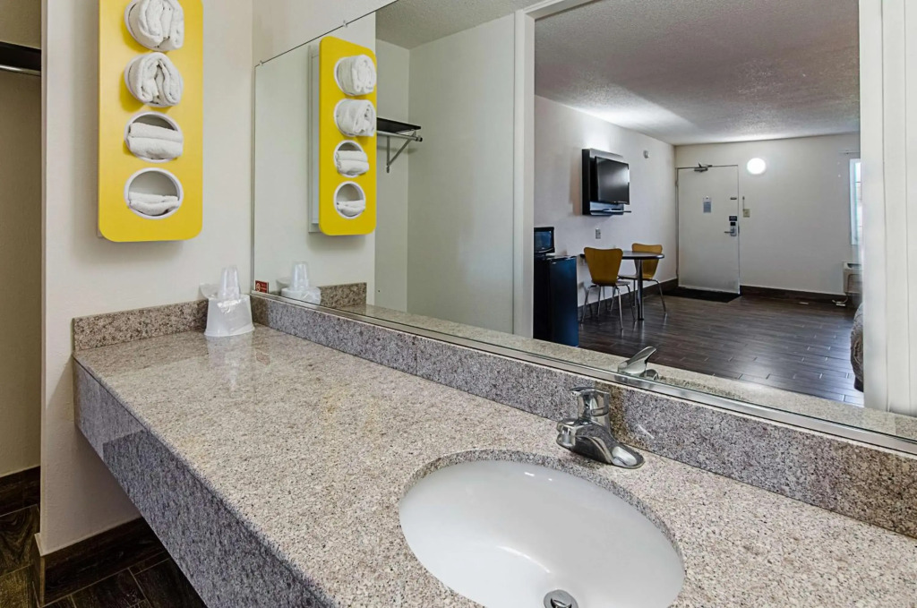 Motel 6-Staunton, VA