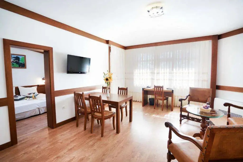 Boutique Complex Trakiets
