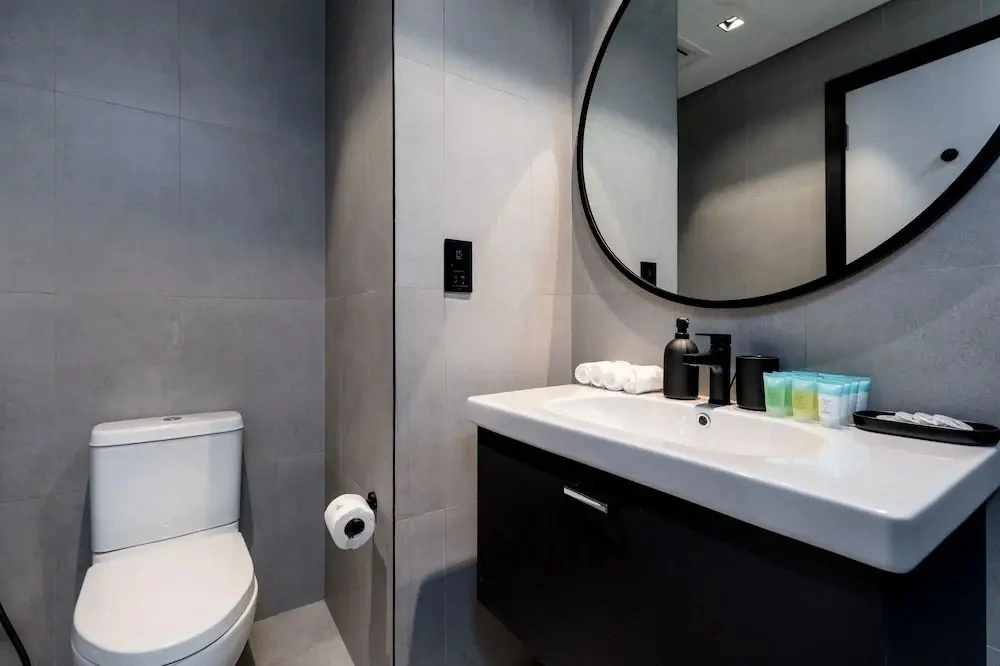 Waves - Premium 1BR Apartment Overlooking Burj Khalifa