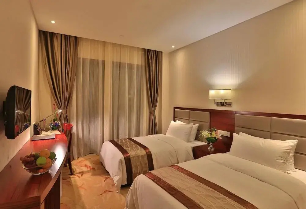Eastern Cloud Hotel