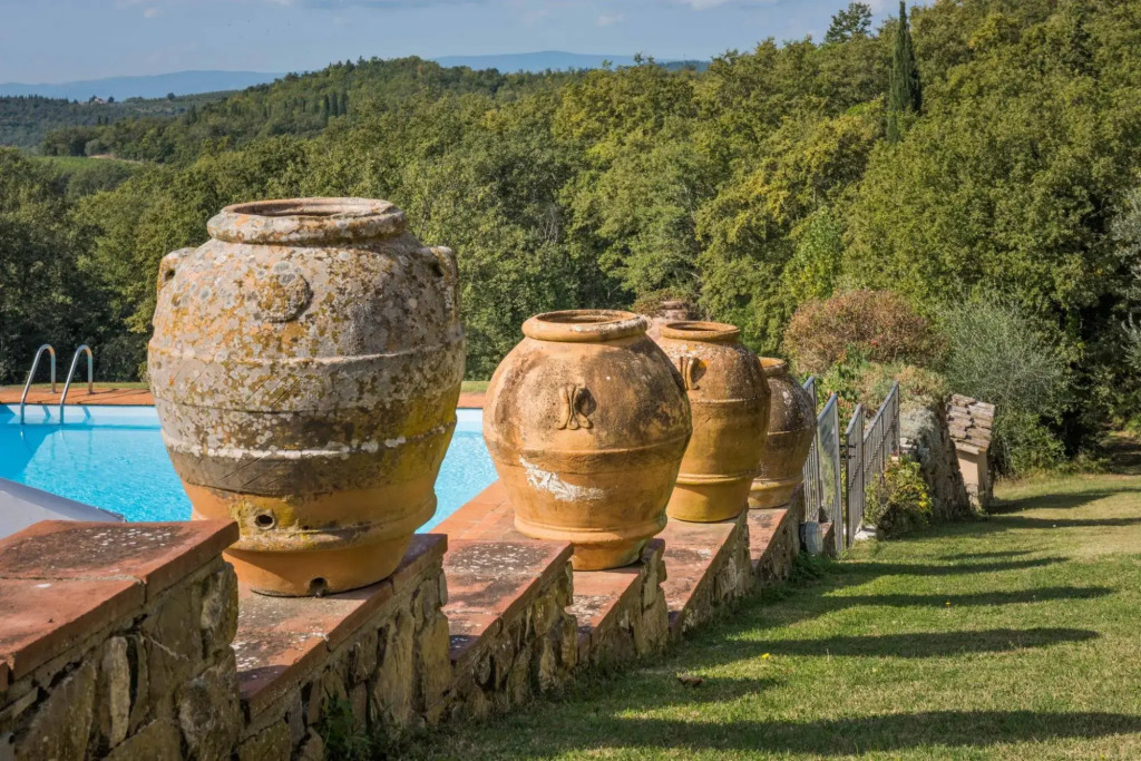 5 bedrooms villa in the Chianti region with private swimming poo, A/C and Wi-Fi-Podere Erica