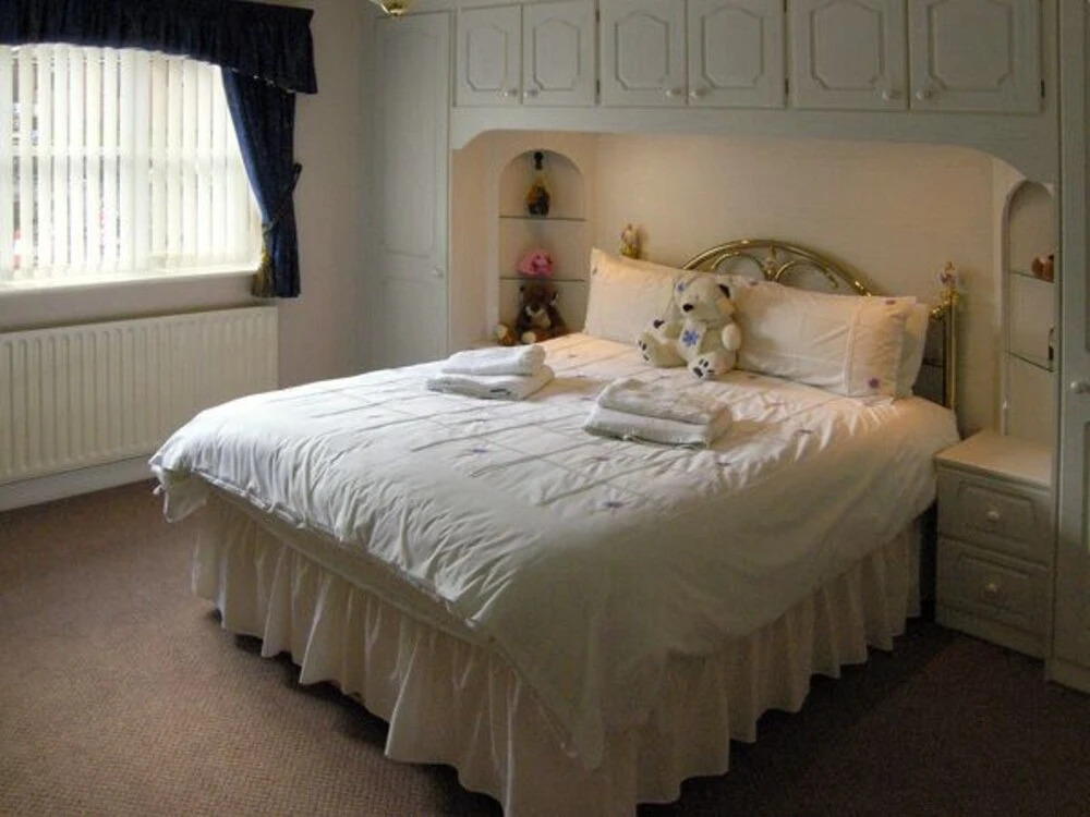 1 The Beeches