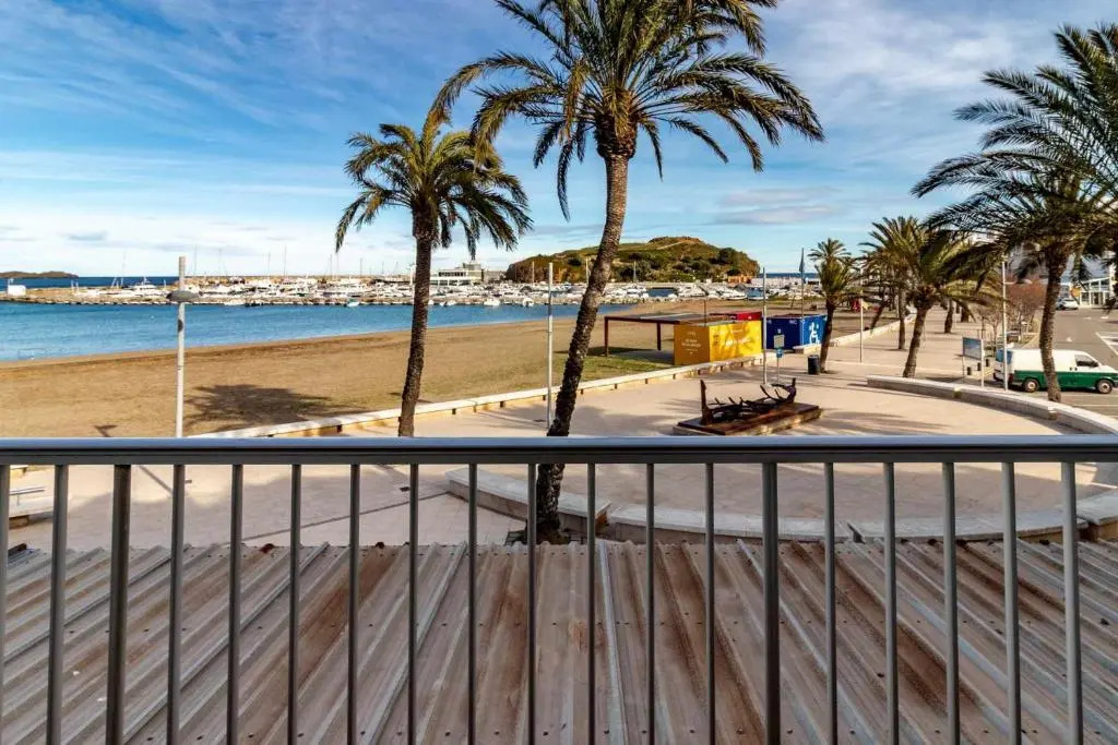 PORT DE LLANÇÀ 30 apartamento en primera línea de mar