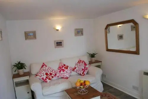 Romantic Flint Cottage on the Suffolk Coast