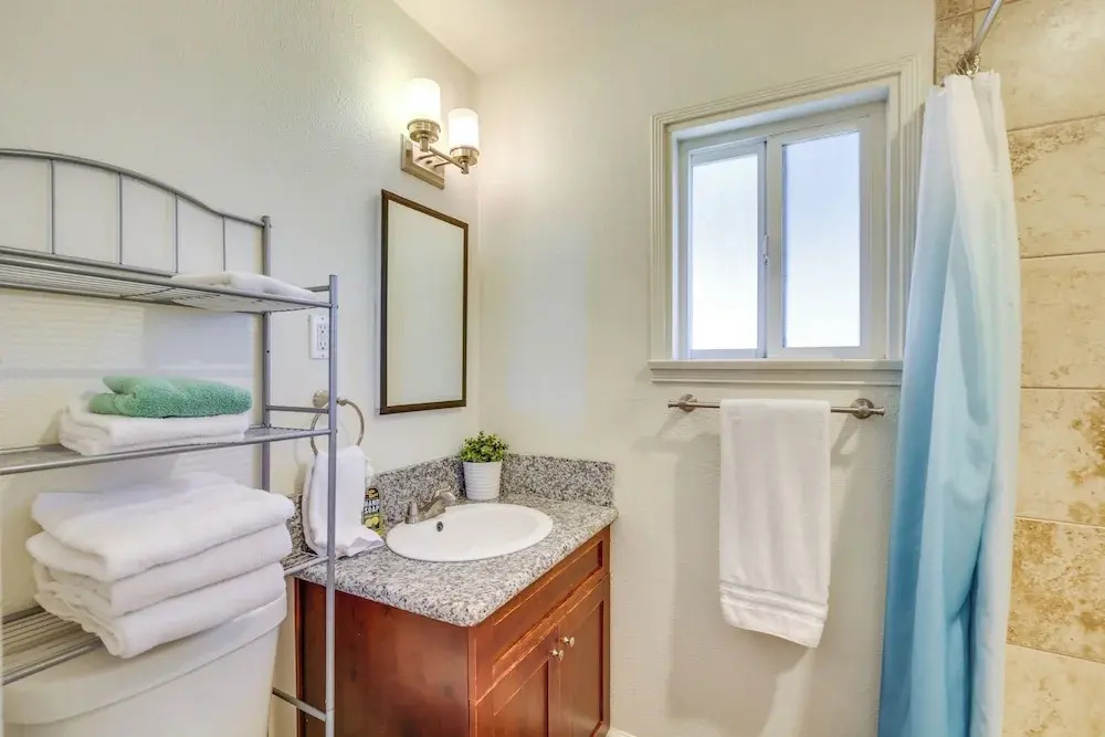 Modern Duplex Near Gaylord Resort & Bayfront!