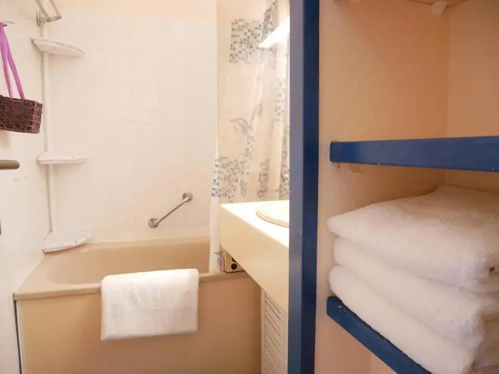 Appartement Carnac, 1 pièce, 4 personnes - FR-1-477-186