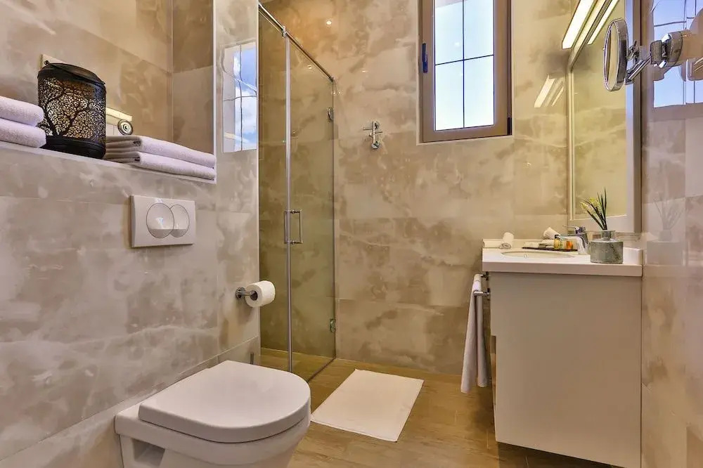 Avanti Hotel & Spa