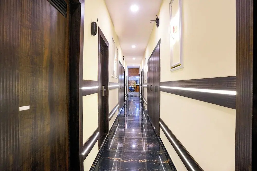Fabhotel Skyline Suite