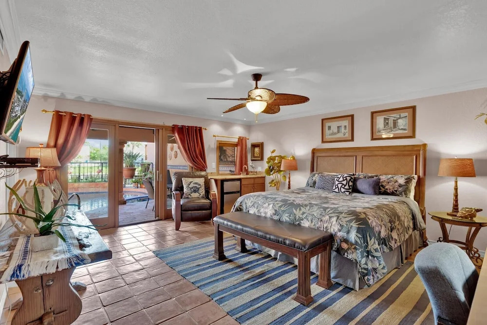 Waterfront Townhome With Pool & Boat Slip!