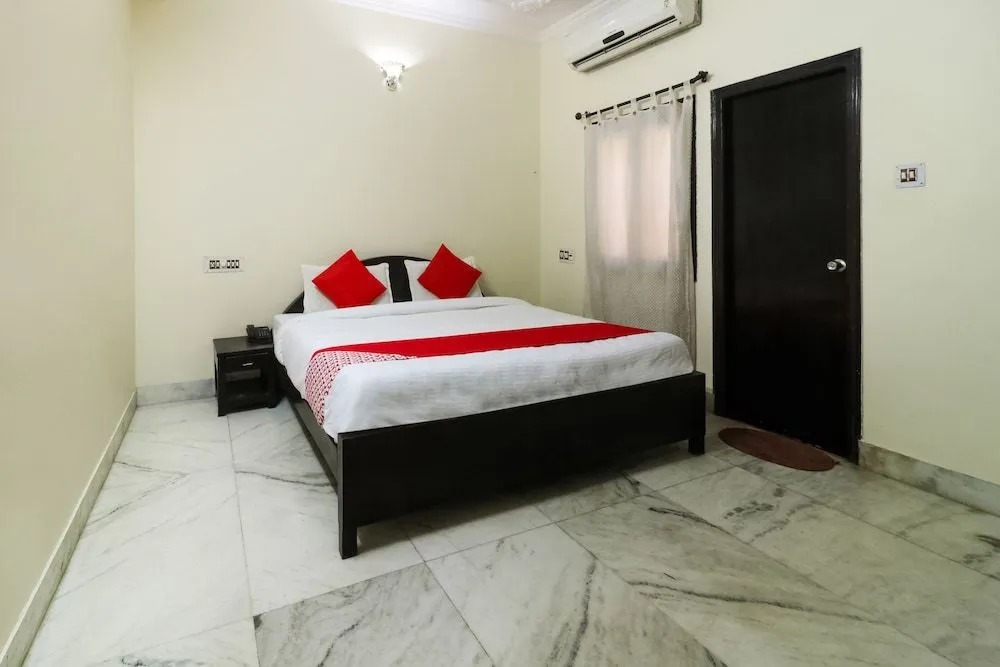 Oyo 28326 Hotel Siddhi Vinayak