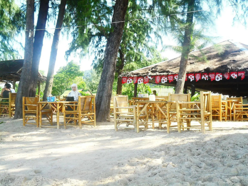 Lanta Palm Beach Resort , Beach Bungalow - Koh Lanta
