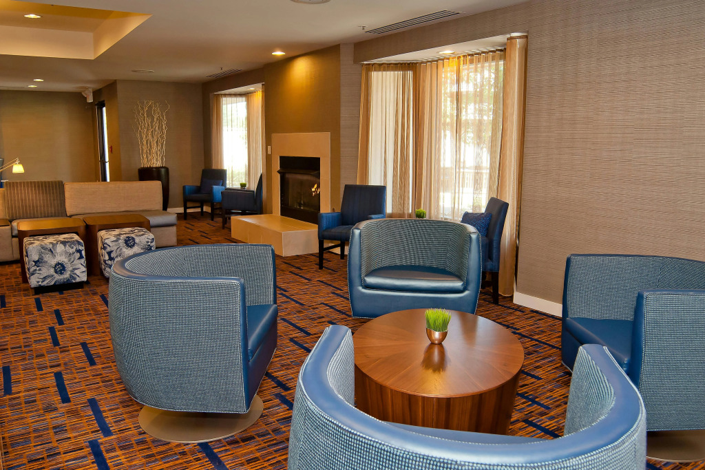 Courtyard by Marriott Cincinnati Airport