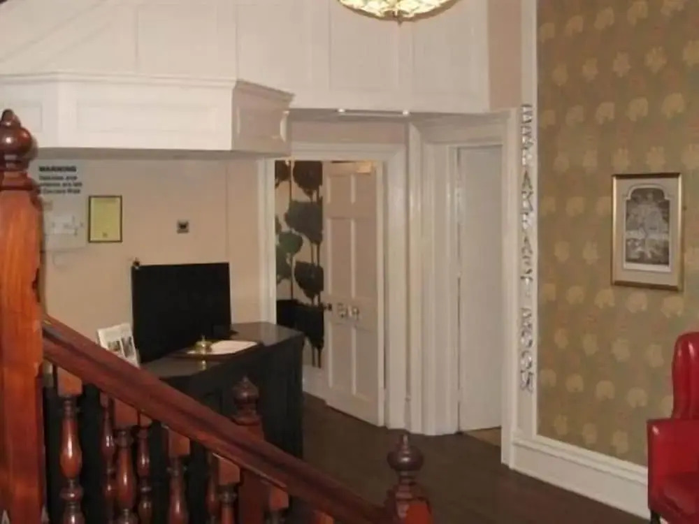 Canterbury Hotel