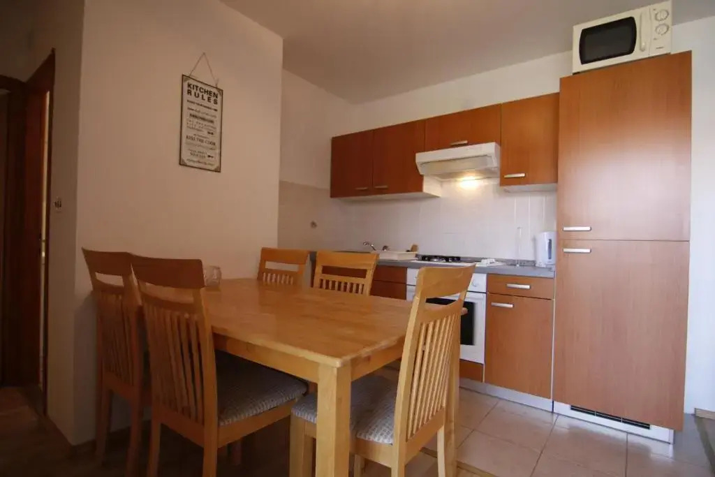 Apartment Ema