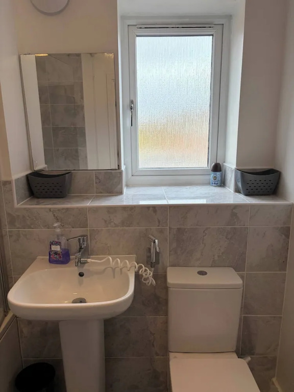 Pristine & Cozy 3 bed 2 Bath Apartment in a Great Location