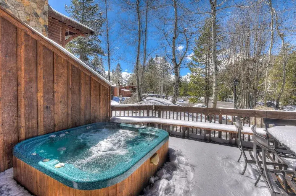 Ridge Court Barrel Relax in Private Hot Tub