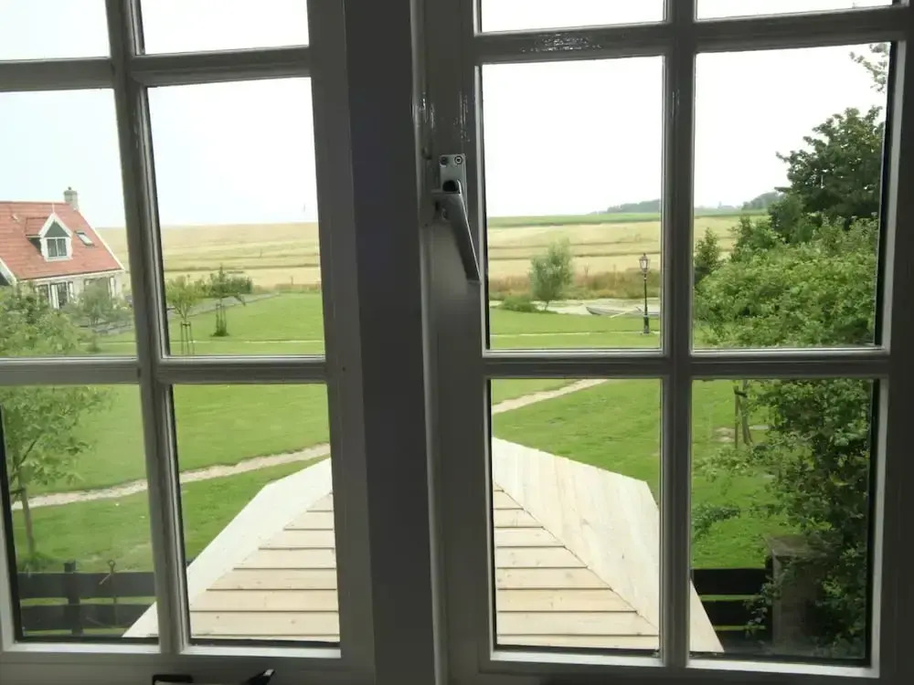 Comfortable Coastal Getaway