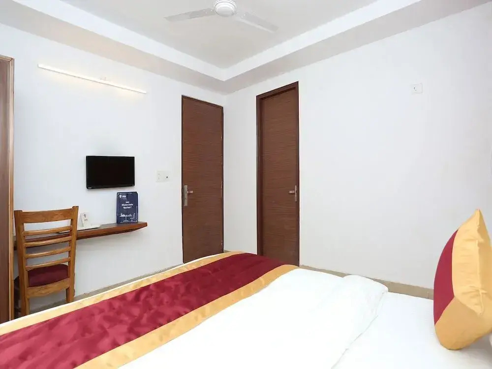 OYO 12807 Amaira Hotel and Banquets