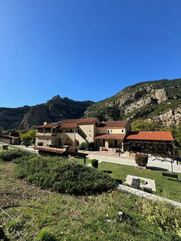 Muntenia Inn Apartments and Suites