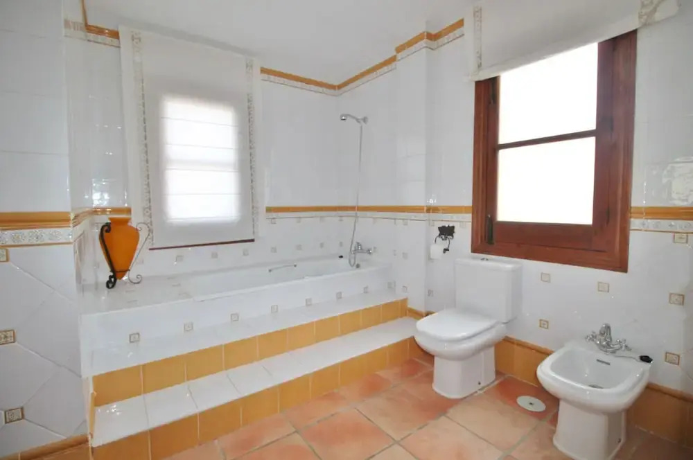 1055 Villa Cerrillo
