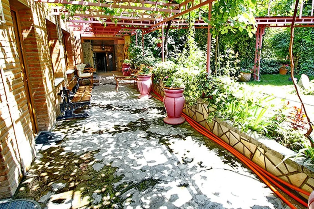 Irmeni Hotel