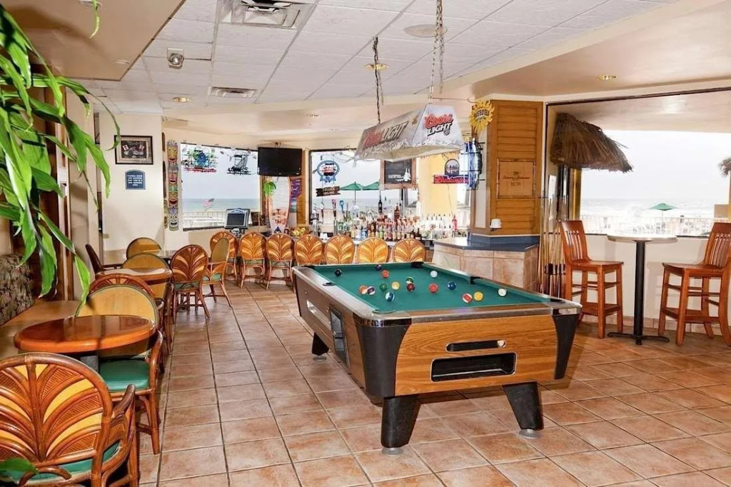 Отель Renaissance Daytona Beach Oceanfront