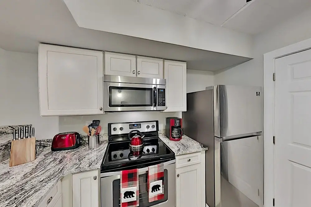 Renovated In Coveted Community W/ 3 Pools 2 Bedroom Condo