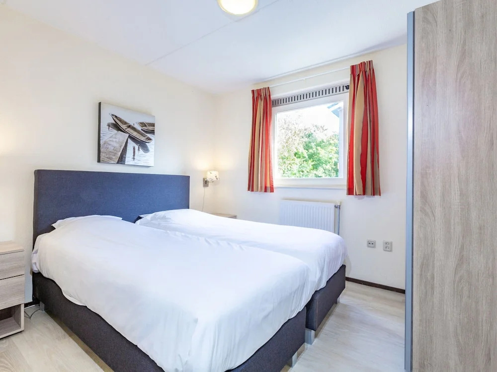 Restyled Holiday Home with 2 Bathrooms near Beach