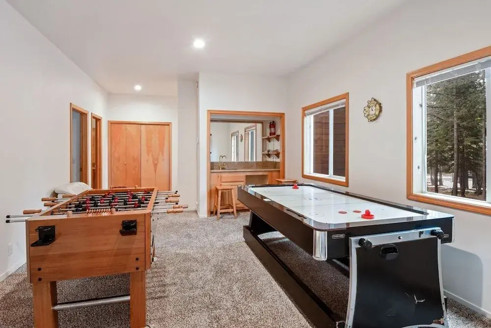 Truckee Pines Retreat Game Room & Forest Views