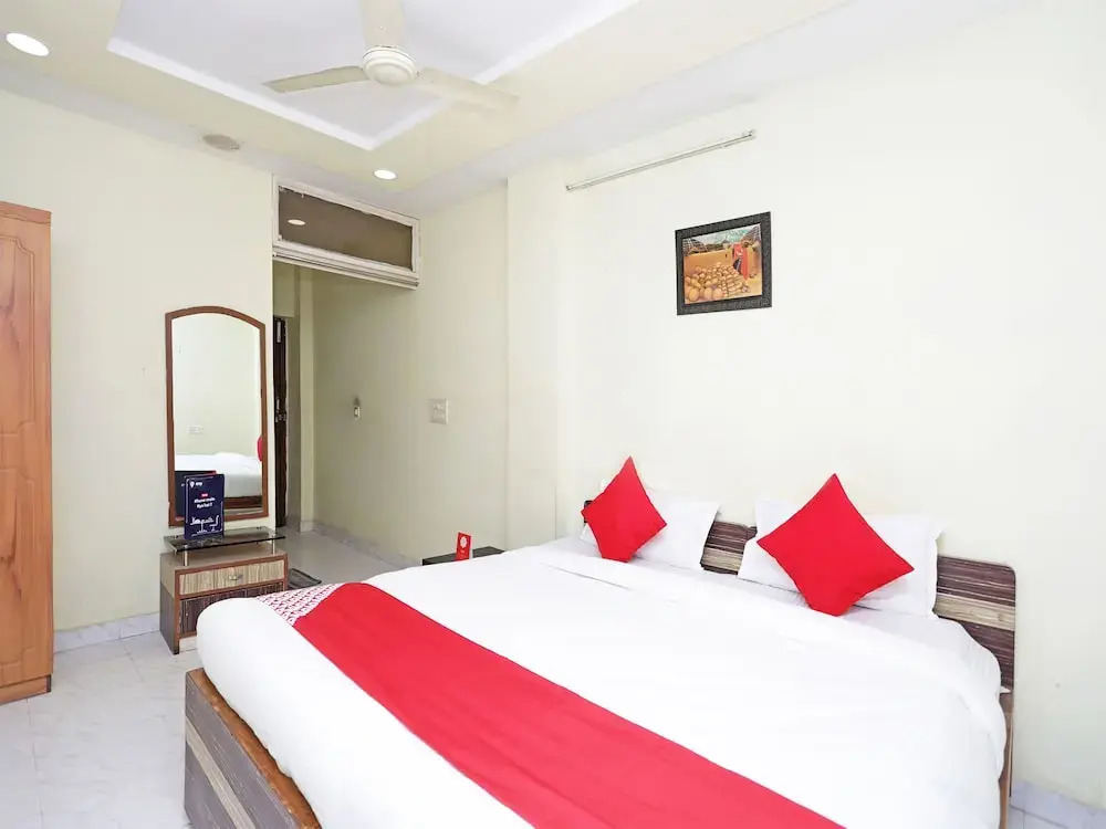 OYO 12546 Hotel Madhuban