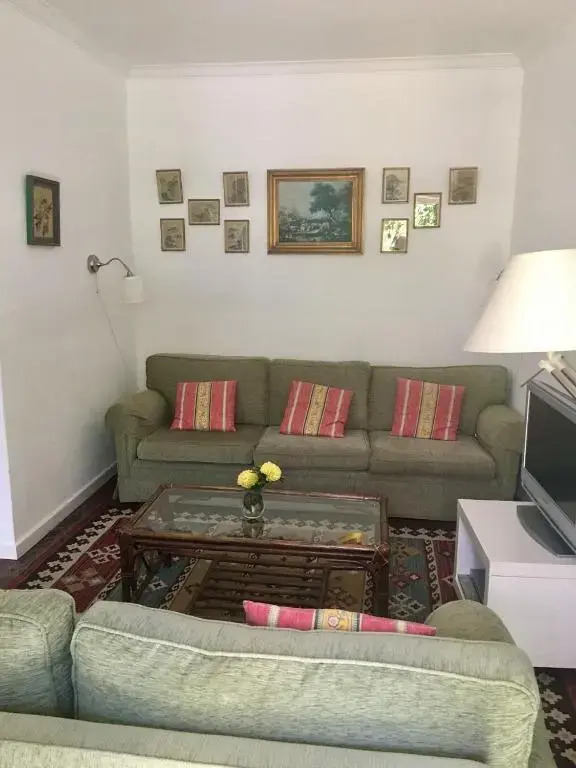 3 Bedroom Town House - Historic Centre of Cascais. 100 mts from the beach and centre of Cascais