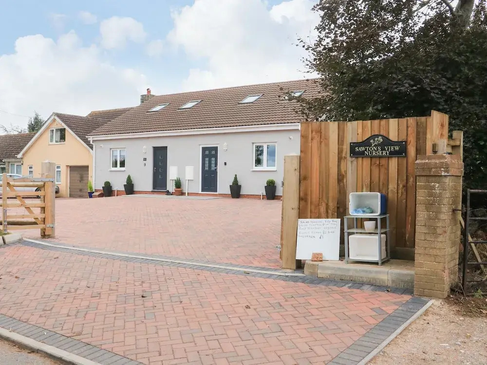 Sawtons Cottage 2