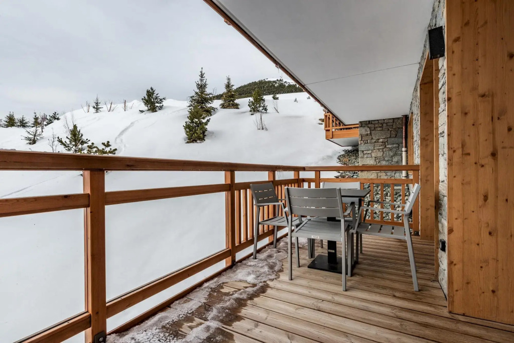 SORBUS - Contemporary Apartment in Luxury Residence