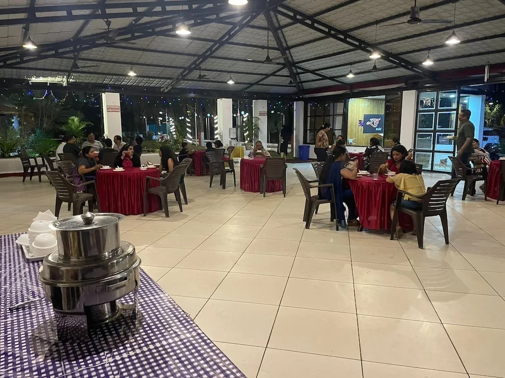 Raj Resort