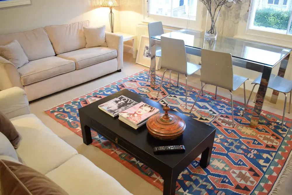 2 Bedroom Flat in Battersea Sleeps 4