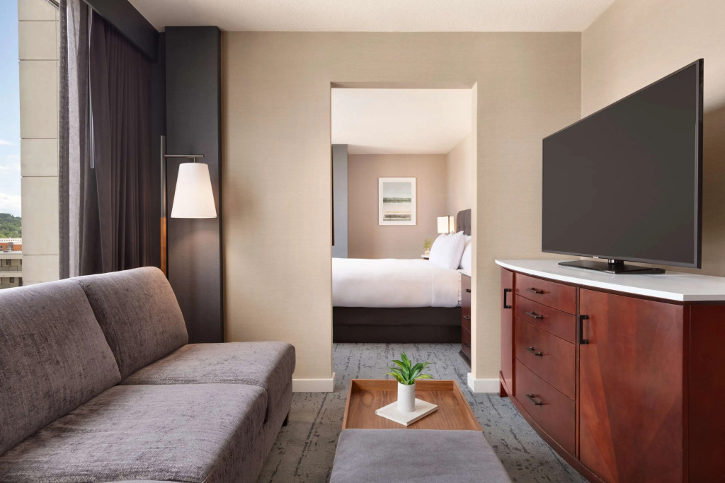 Hotel Champlain Burlington, Curio Collection by Hilton