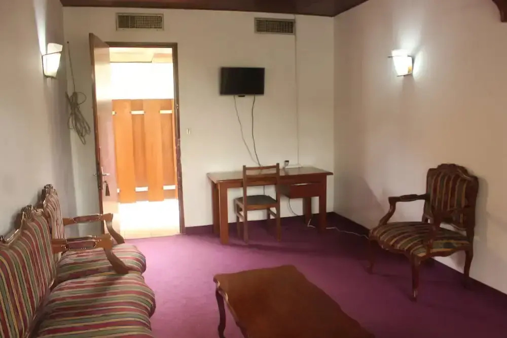 Central Hotel