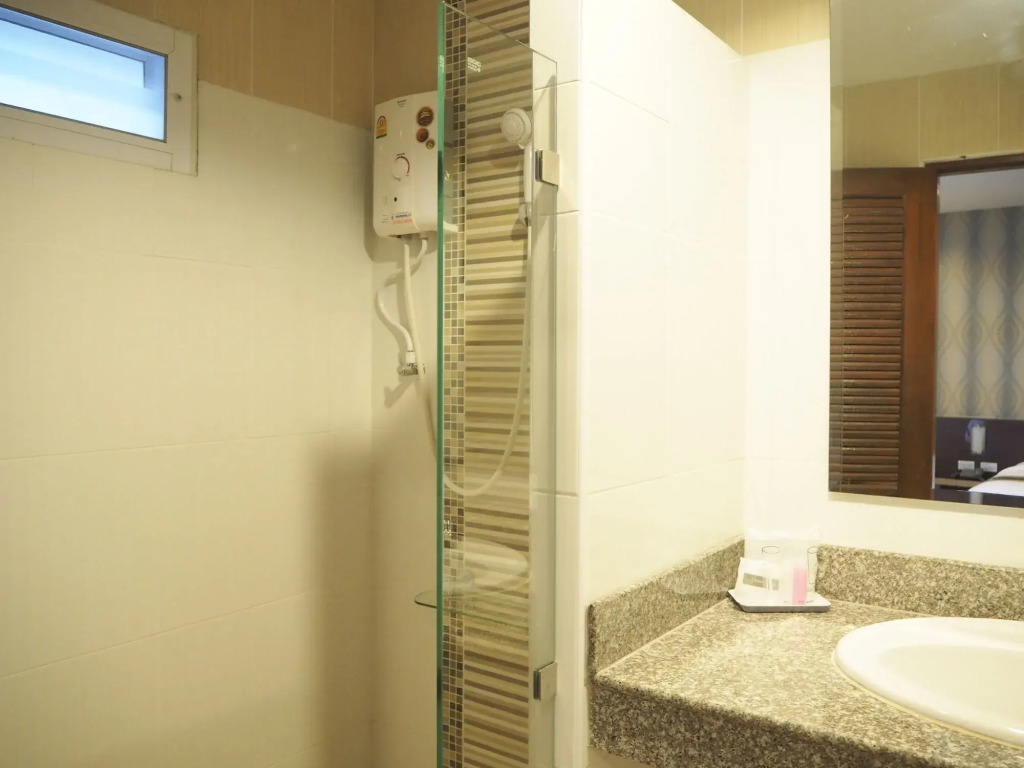 Suksomboon Hotel