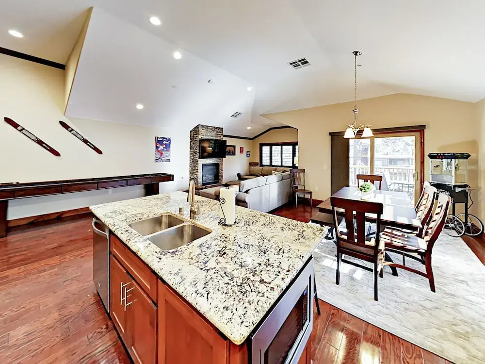 Manzanita Condo #603 3 Bedrooms 3 Bathrooms Condo