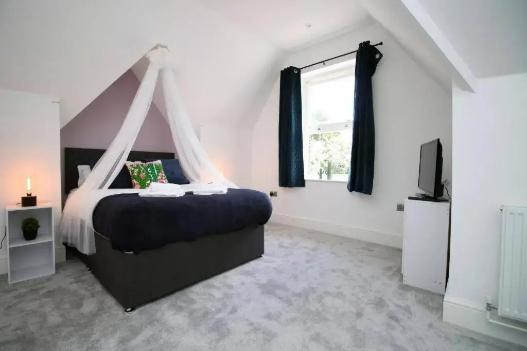 16 North Road Flat 4 by Mia Living Free Parking On Site